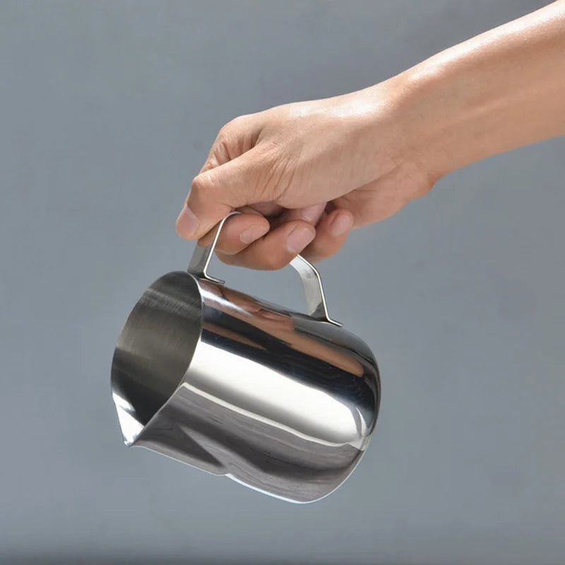 Jarra de Leite Profissional em Aço Inox | 100ml, 350ml ou 600ml – Perfeita para Latte Art e Espuma Cremosa